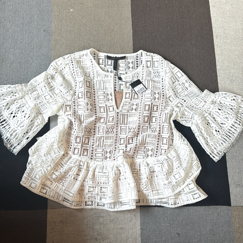 BCBG White Immane Peplum Geometric Ruffled Top in XS